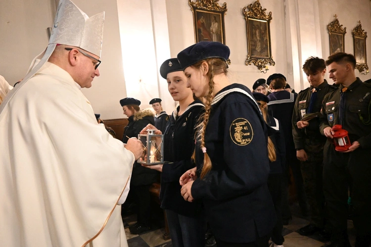 Przekazanie Betlejemskiego Światła Pokoju