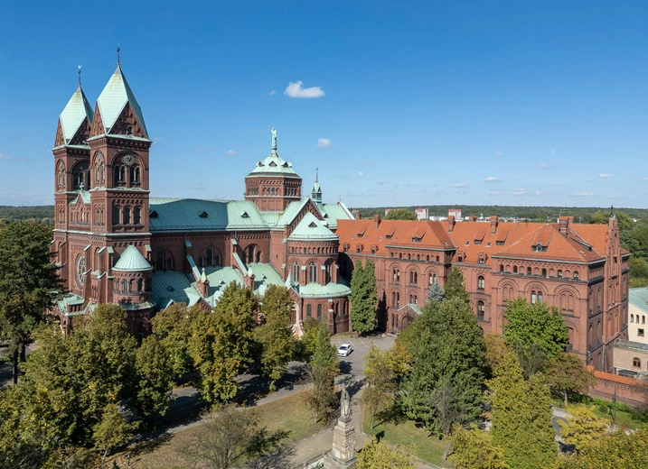 Pójdźmy wszyscy do (panewnickiej) stajenki. Z Wizytą u Franciszkanów