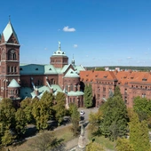 Pójdźmy wszyscy do (panewnickiej) stajenki. Z Wizytą u Franciszkanów