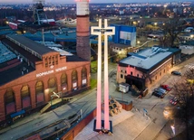 Tam, gdzie przelano krew niewinną. Pod krzyżem przed kopalnią Wujek. Z wizytą w Śląskim Centrum Wolności i Solidarności