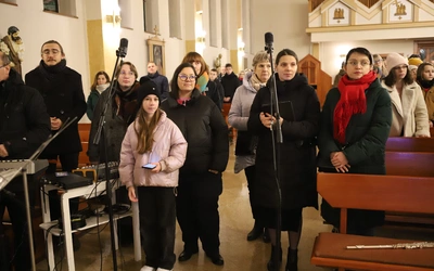 Wieczór miał też pokazać, że wspólnota pielgrzymki jest otwarta na nowych pątników, niezależnie od ich wieku i miejsca zamieszkania.