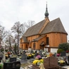 Szlakiem drewnianych kościołów. W Łące, u św. Mikołaja