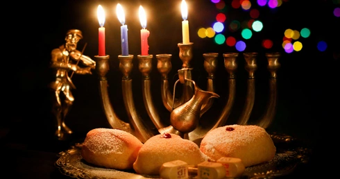 Czy Jezus obchodził Chanukę? W tym roku jej początek przypada na 25 grudnia. Dlaczego to tak ważne dla Żydów święto?