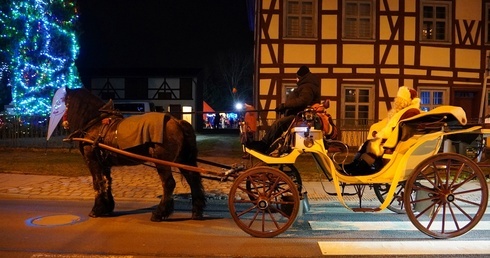 Św. Mikołaj u św. Anny. Świąteczne spotkanie świetlicowych dzieci