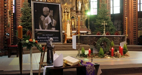 Pogrzeb ks. infułata Konrada Kołodzieja 