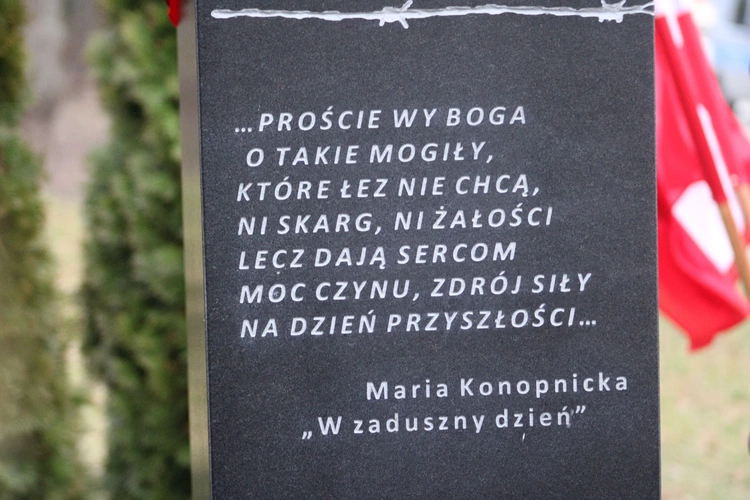 Ciechanów. Upamiętnienie ofiar obozu NKWD
