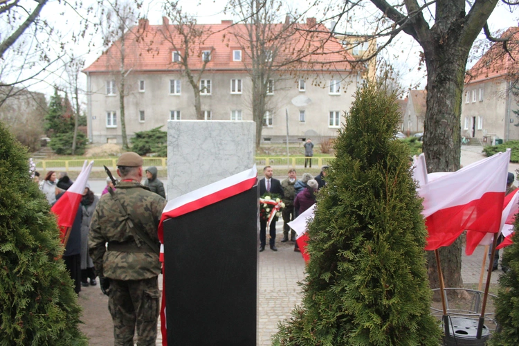 Ciechanów. Upamiętnienie ofiar obozu NKWD