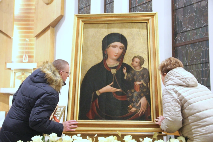 Łososina Dolna. Uroczyste wprowadzenie obrazu Matki Bożej Pocieszenia