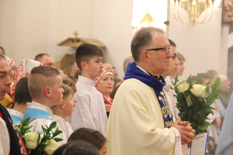 Łososina Dolna. Uroczyste wprowadzenie obrazu Matki Bożej Pocieszenia