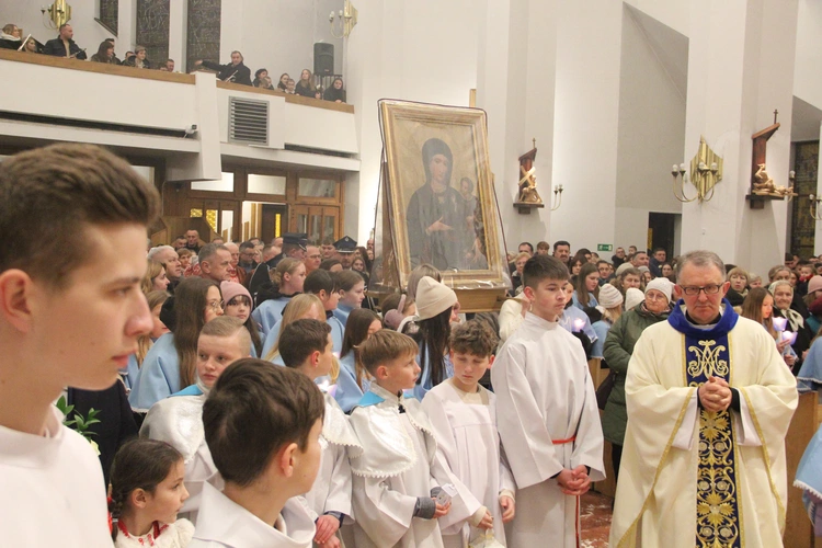 Łososina Dolna. Uroczyste wprowadzenie obrazu Matki Bożej Pocieszenia