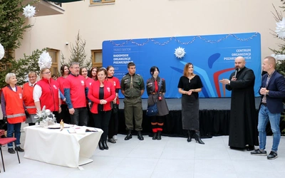 Ks. Damian Drabikowski i Marta Michalska-Wilk podziękowali wolontariuszom za zaangażowanie.