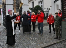 Tysiąc paczek na święta dla osób w kryzysie bezdomności 