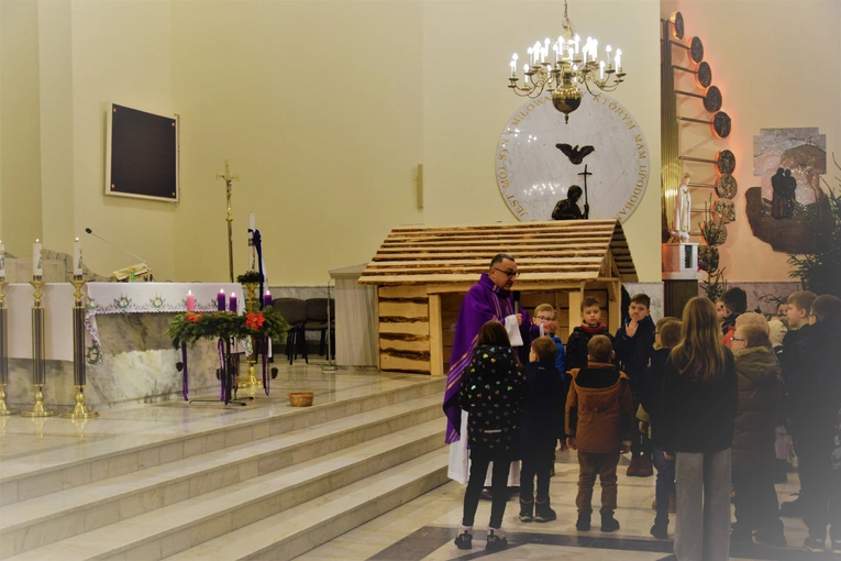 Głównym celem Parafialnego Konkursu Sopek Bożonarodzeniowych jest aktywizacja rodzin i dzieci poprzez wspólne tworzenie szopek, pokazujące rodzinne talenty i łączność z tajemnicą Bożego Narodzenia.