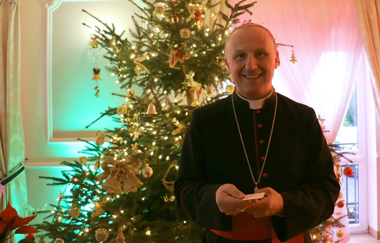 Biskup Marek Solarczyk.