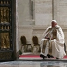 Franciszek w otwatych Drzwiach Świętych Bazyliki św. Piotra