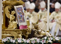 Figurka przedstawiająca tego Najważniejszego