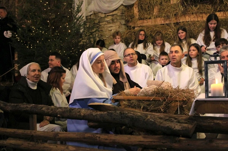 Pasterka w stodole Barki