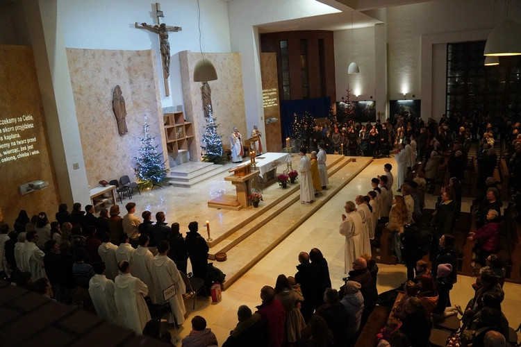 Goście z Taizé na wigilijnej wieczerzy i Pasterce we Wrocławiu