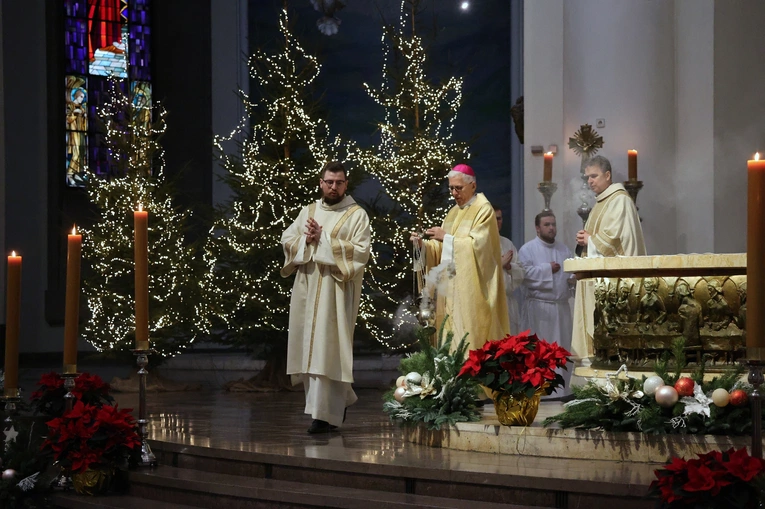 Abp Skworc: Chrystus nieustannie zstępuje z nieba w każdej Eucharystii
