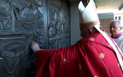 Papież otworzył Drzwi Święte w więzieniu. To pierwsze takie wydarzenie w historii