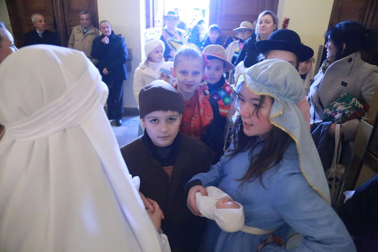 Posłanie kolędników misyjnych w Szymbarku
