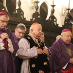 Msza św. żałobna przy trumnie ks. prof. Adama Kubisia