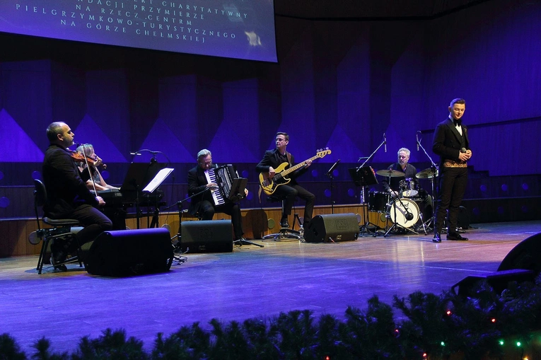 Świąteczny Koncert Charytatywny - licytacje i koncert