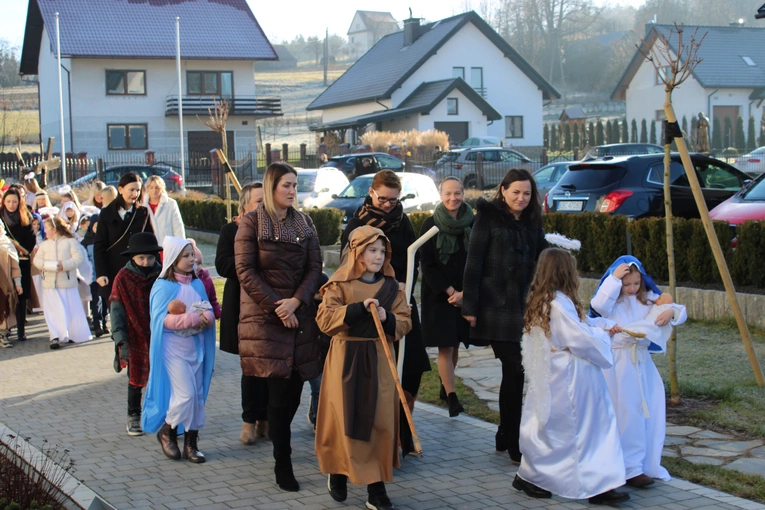 Kolędnicy misyjni w Łąkcie