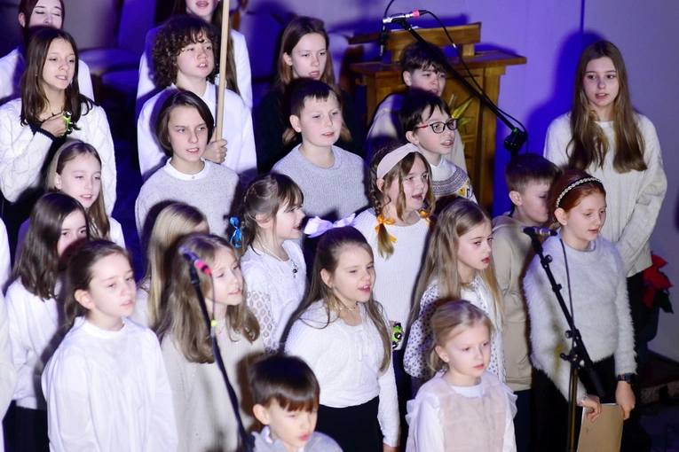 Mrągowo. Koncert kolęd scholi Gang Jezusa