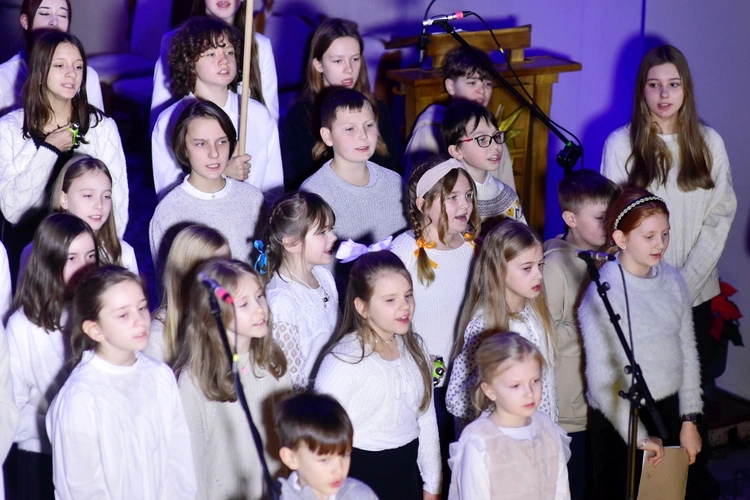 Mrągowo. Koncert kolęd scholi Gang Jezusa