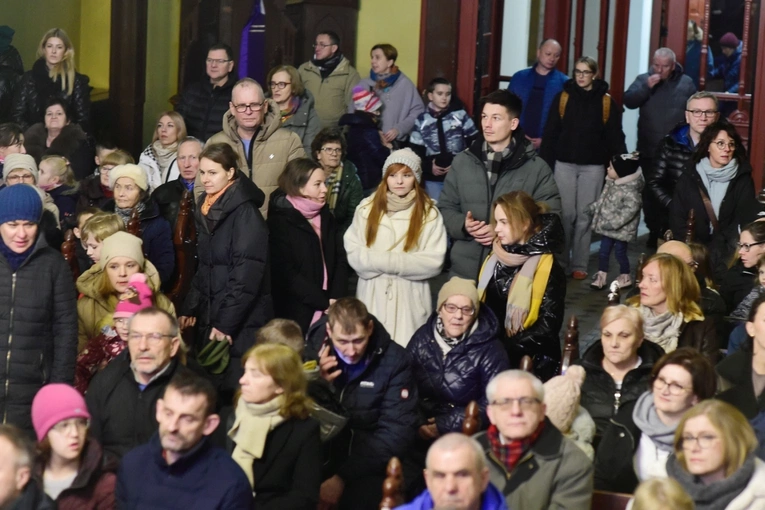 Mrągowo. Koncert kolęd scholi Gang Jezusa