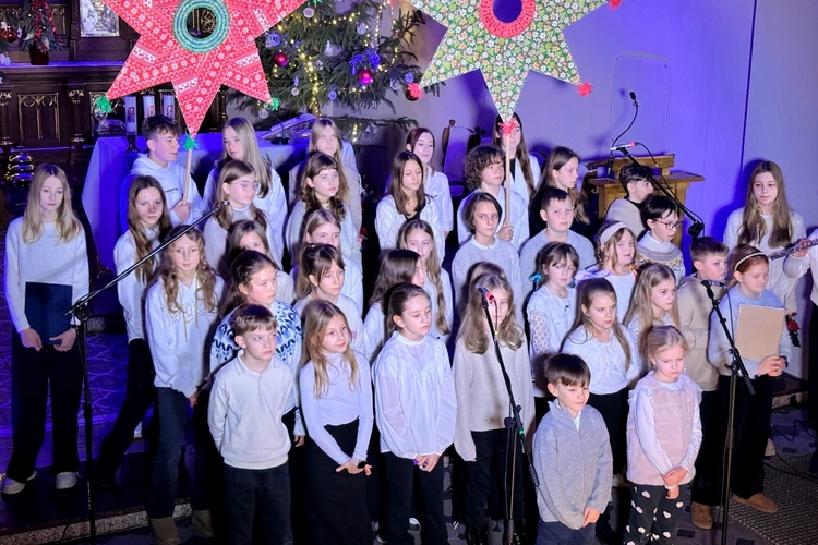 Mrągowo. Koncert kolęd scholi Gang Jezusa