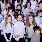 Mrągowo. Koncert kolęd scholi Gang Jezusa