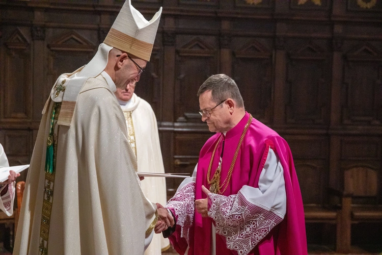 Wręczenie dekretów kustoszom i proboszczom kościołów jubileuszowych