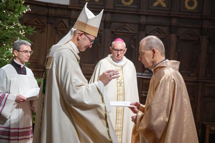 Wręczenie dekretów kustoszom i proboszczom kościołów jubileuszowych