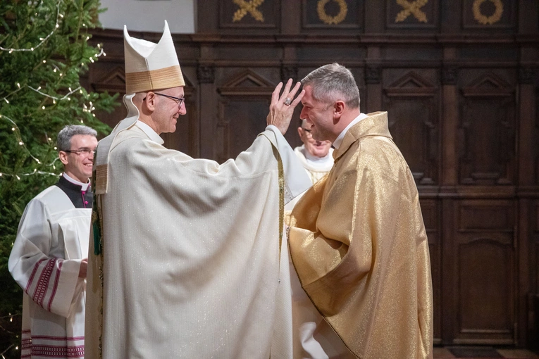Wręczenie dekretów kustoszom i proboszczom kościołów jubileuszowych