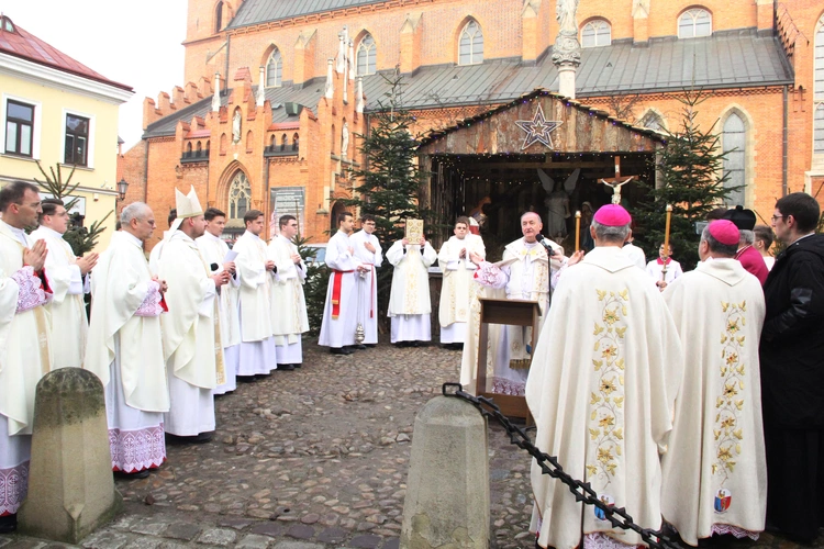 Mamy 13 kościołów jubileuszowych i święty rok łaski