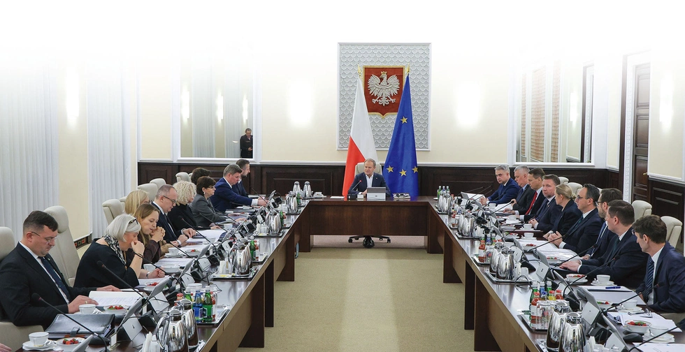 W rządzie Donalda Tuska nie ma ani jednego ministra, którego po roku pełnienia funkcji można by pochwalić.