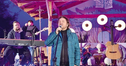 	Tradycją są tutaj kolędowe koncerty z udziałem gwiazd  – w 2023 r. śpiewał Mietek Szcześniak.