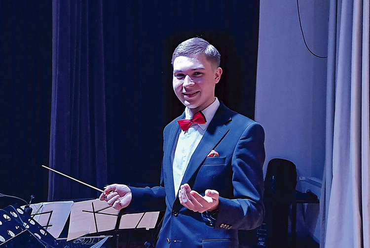 	Mateusz zadbał o oprawę muzyczną.