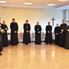 	Bp Wojciech Osial wraz z biskupem seniorem zasiedli do stołu z księżmi.