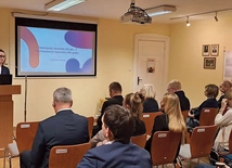 Dr Dominika Muńko z Gorzowa Wlkp. jest neurodydaktykiem, autorką kursów, szkoleń, sesji oraz warsztatów dla rodziców i nauczycieli.