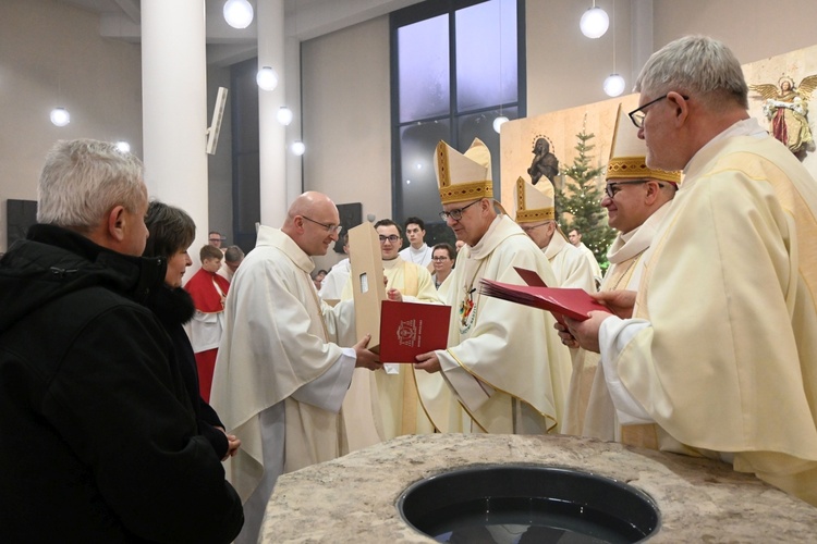 Kościoły jubileuszowe - przekazanie dekretów