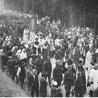 Koronacja figury Matki Bożej w Jazłowcu 9 lipca 1939 r. W procesji widoczny biskup polowy Józef Gawlina oraz ułani jazłowieccy. 