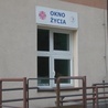 Mikołów. Kilkudniowa dziewczynka w oknie życia