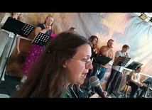 Modlitwa uwielbienia rozpoczynająca rekolekcje Przystanku Jezus