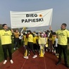 Biegniemy dla papieża