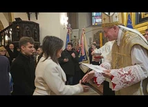 Tarnów, katedra, uroczystość Chrystusa Króla. Wręczenie medali Dei Regno servire.