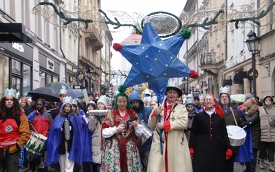 Kłaniajmy się i kolędujmy Jezusowi!