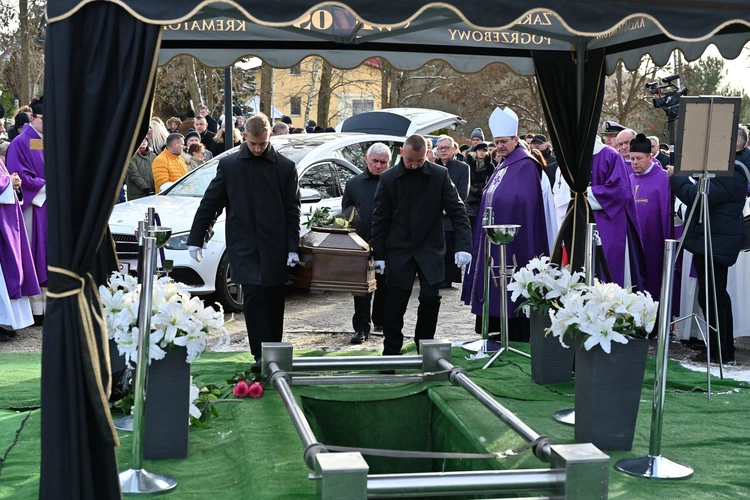 Pogrzeb straszyńskiego proboszcza